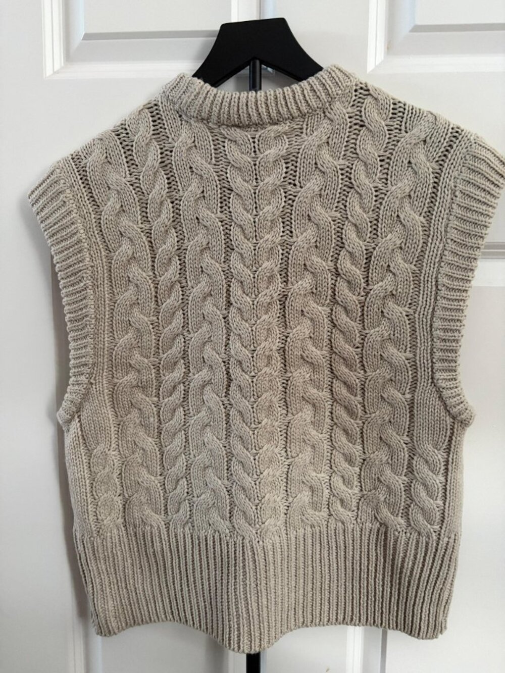 Women’s RD-Style Tan Cable-Knit Crewneck Sweater Vest Small - Picture 3 of 4